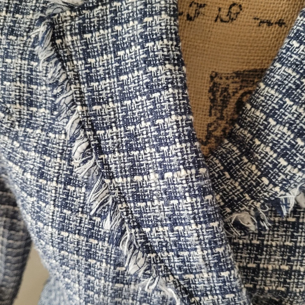 Blazer - Picture 3 of 12